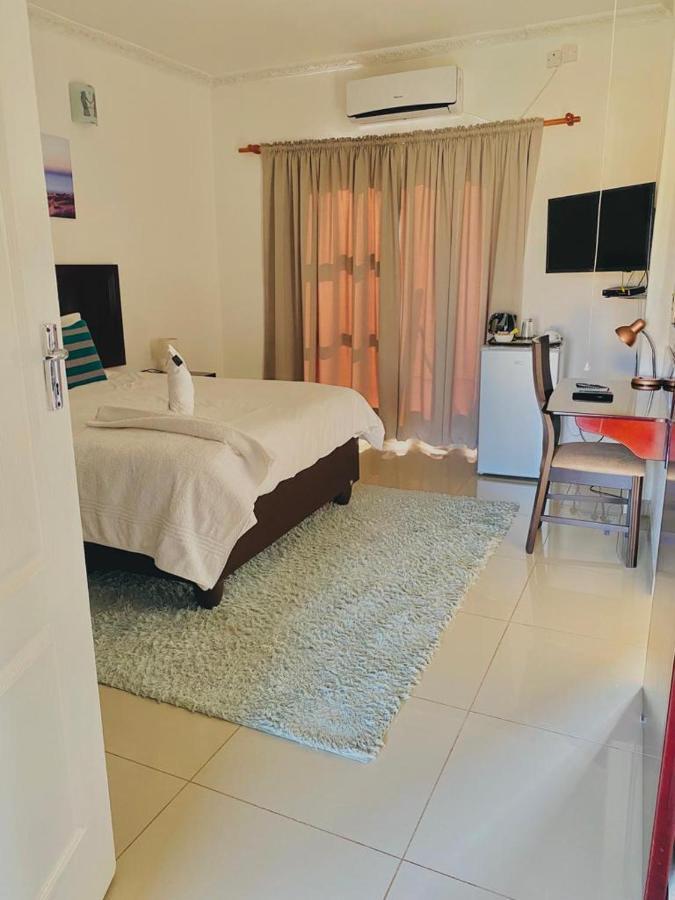 Styled Bed And Breakfast Palapye Ngoại thất bức ảnh